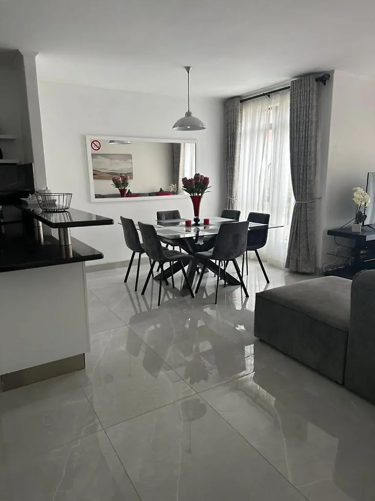 102 Palma Eyrie Holiday Apartments Cape Town